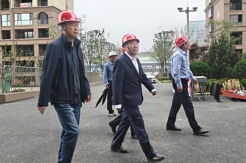 公司党委书记、董事长李明华一行到烟台项目、潍坊项目检查指导工作.jpg